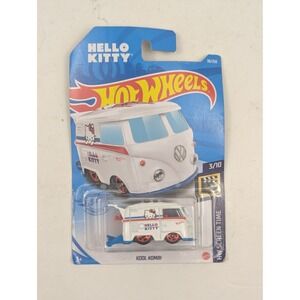 Hot Wheels Hello Kitty Kool Kombi‎ HW Screen Time 3/10 Diecast Car 2021 38/250